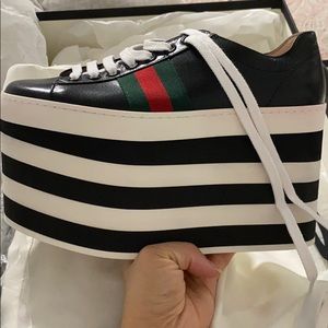 Gucci Peggy Shoes